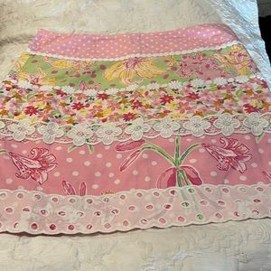Lilly Pulitzer skirt white label size 10 ladies. Fully lined
